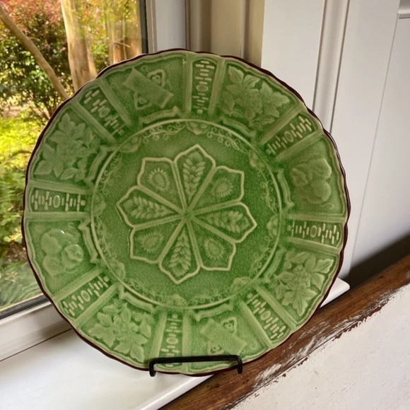Large Decorative Green Plate - Picture 4 of 4